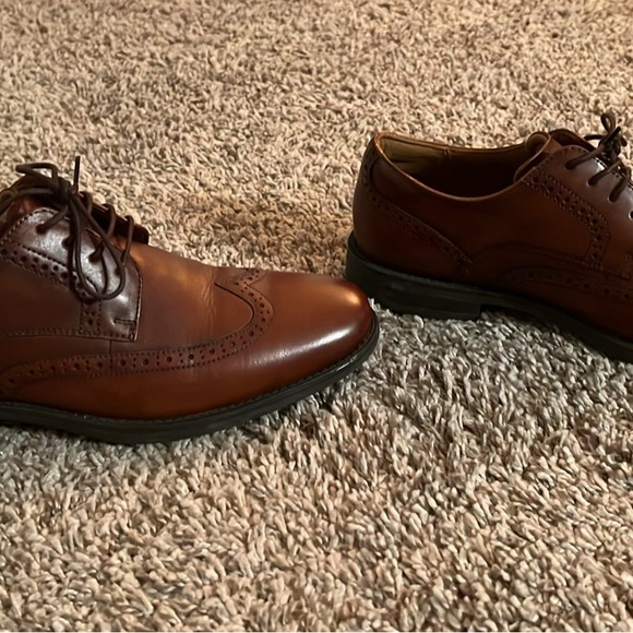 Florsheim Wingtip dress shoes, size 8 - Comfortech - Picture 4 of 6